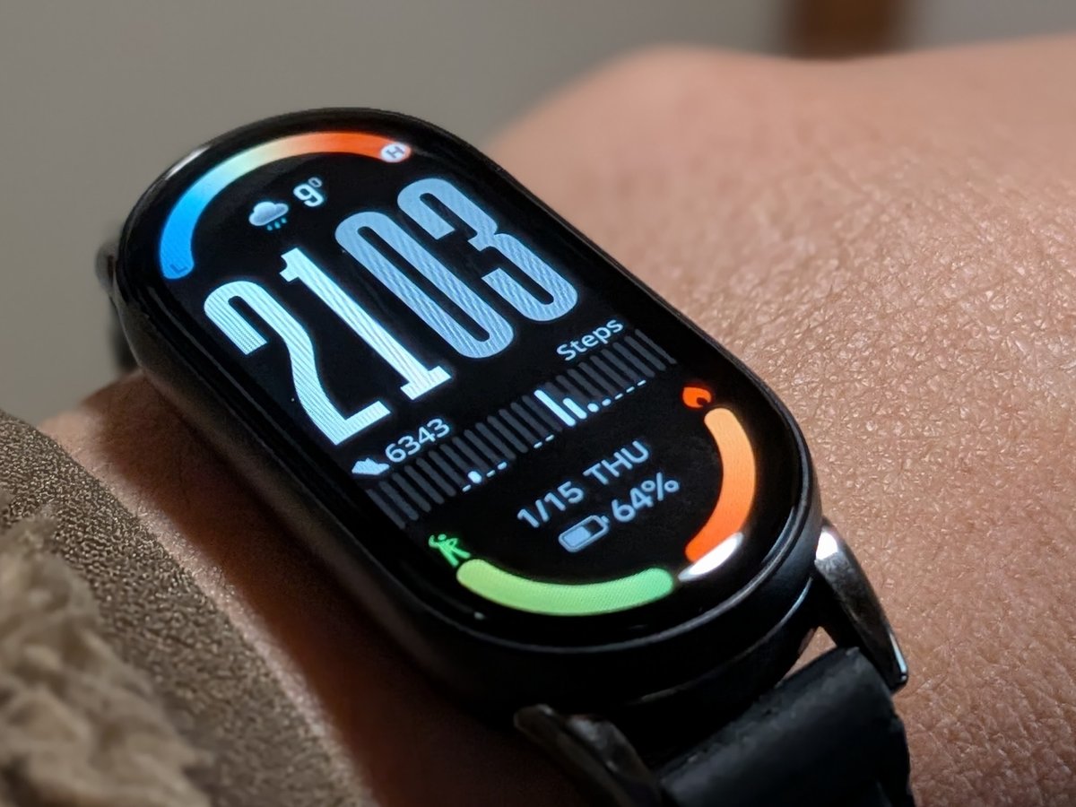 Xiaomi Smart Band 10 装着イメージ